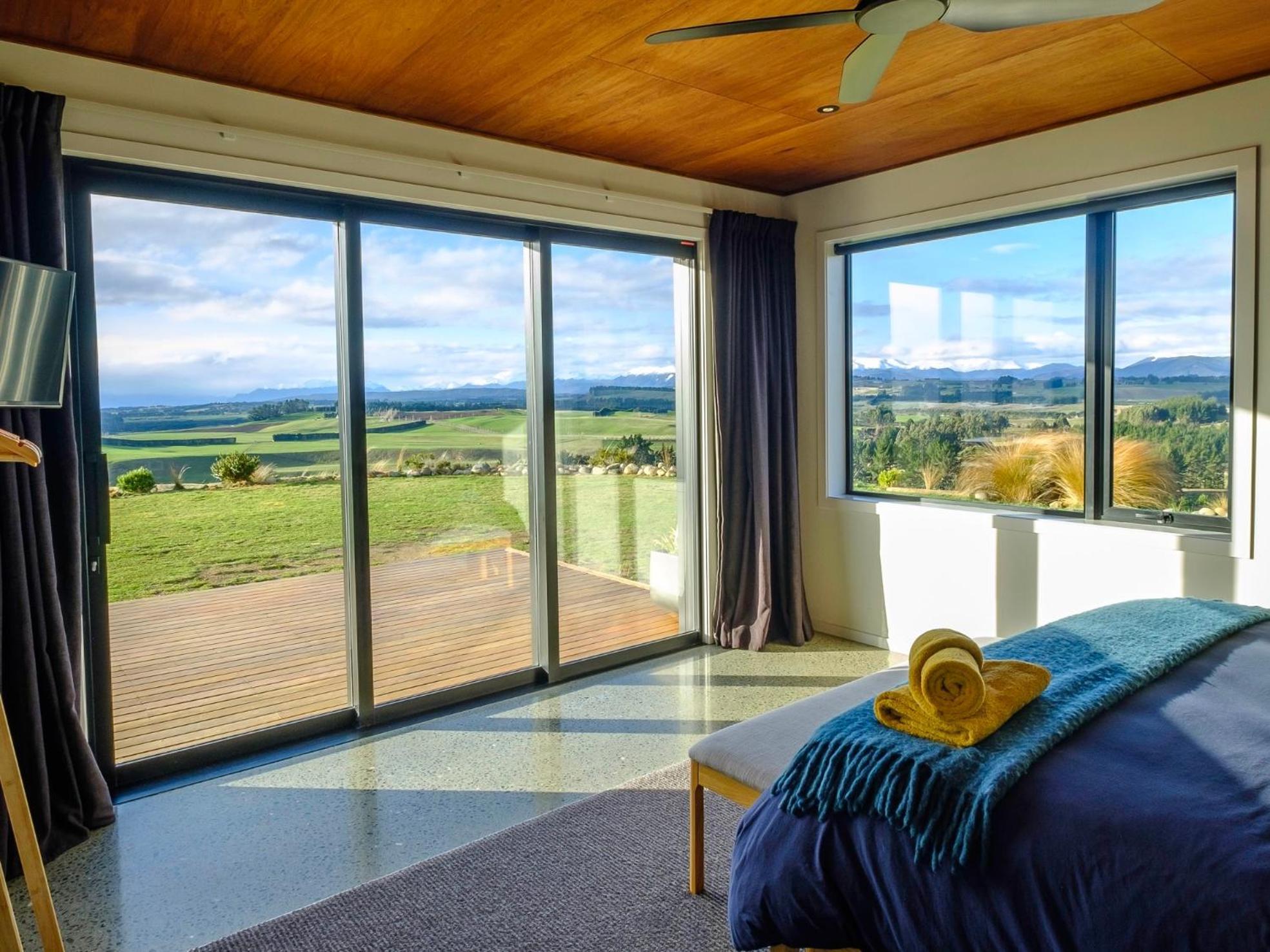 Villa Fiordland Eco-Retreat -- Panoramic Views -- Hot Tub à Te Anau Extérieur photo