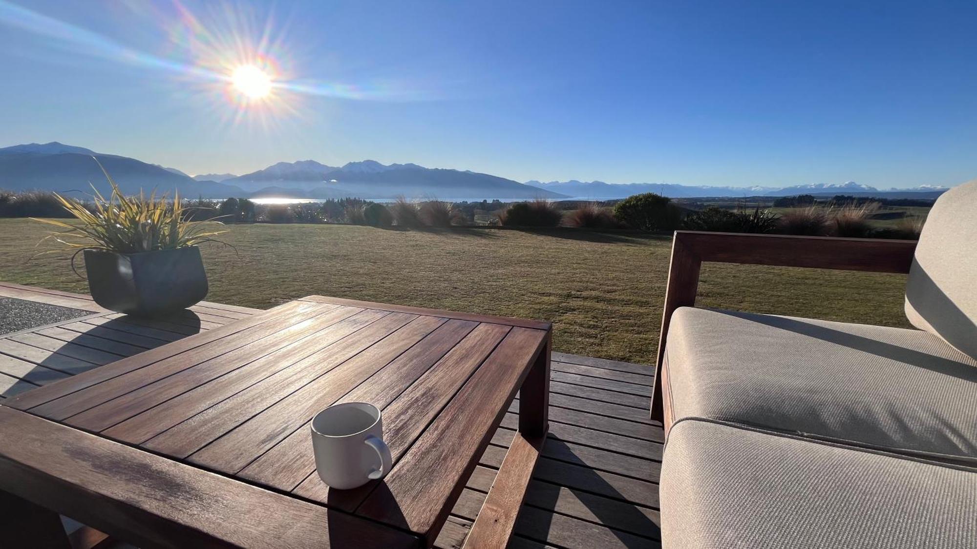 Villa Fiordland Eco-Retreat -- Panoramic Views -- Hot Tub à Te Anau Extérieur photo